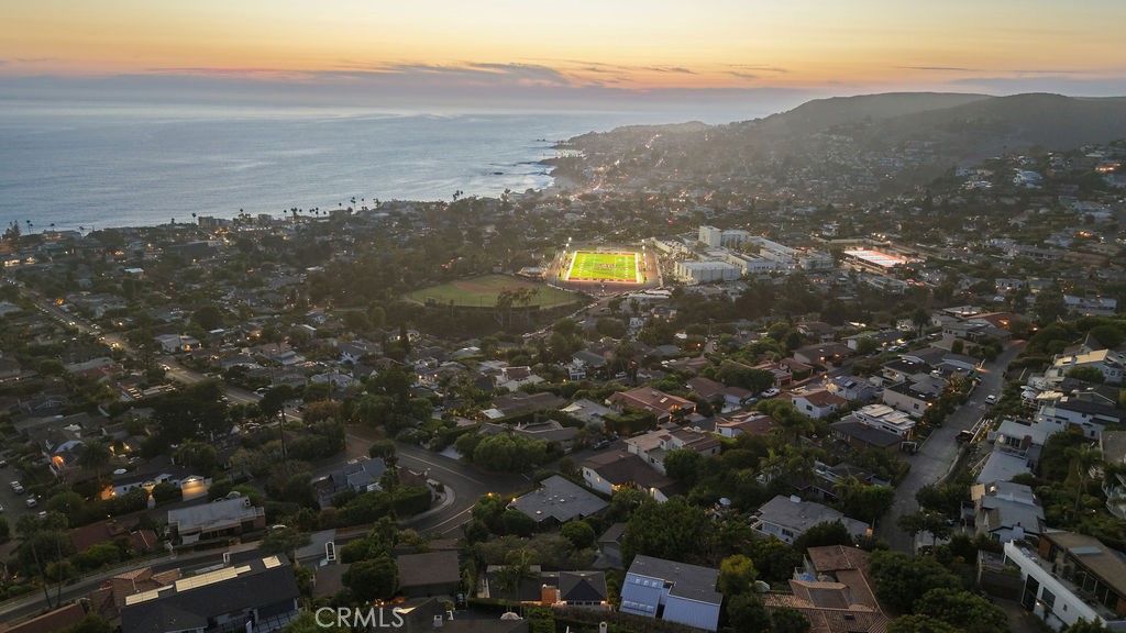 933 Coast View