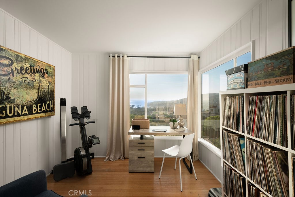 933 Coast View