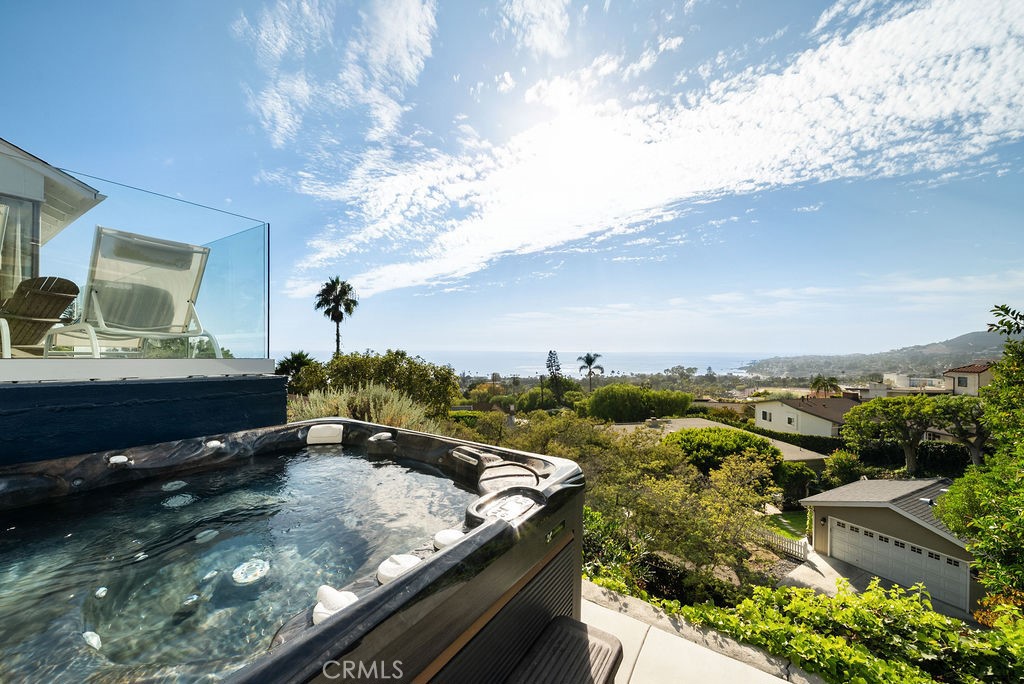 933 Coast View