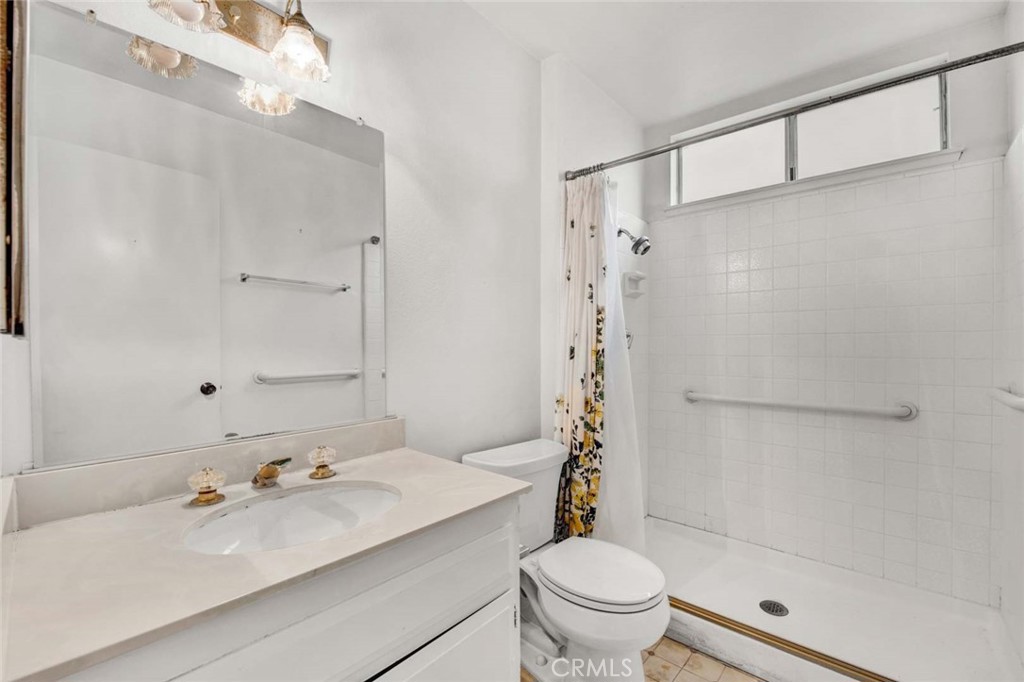 3121 S Sycamore Street