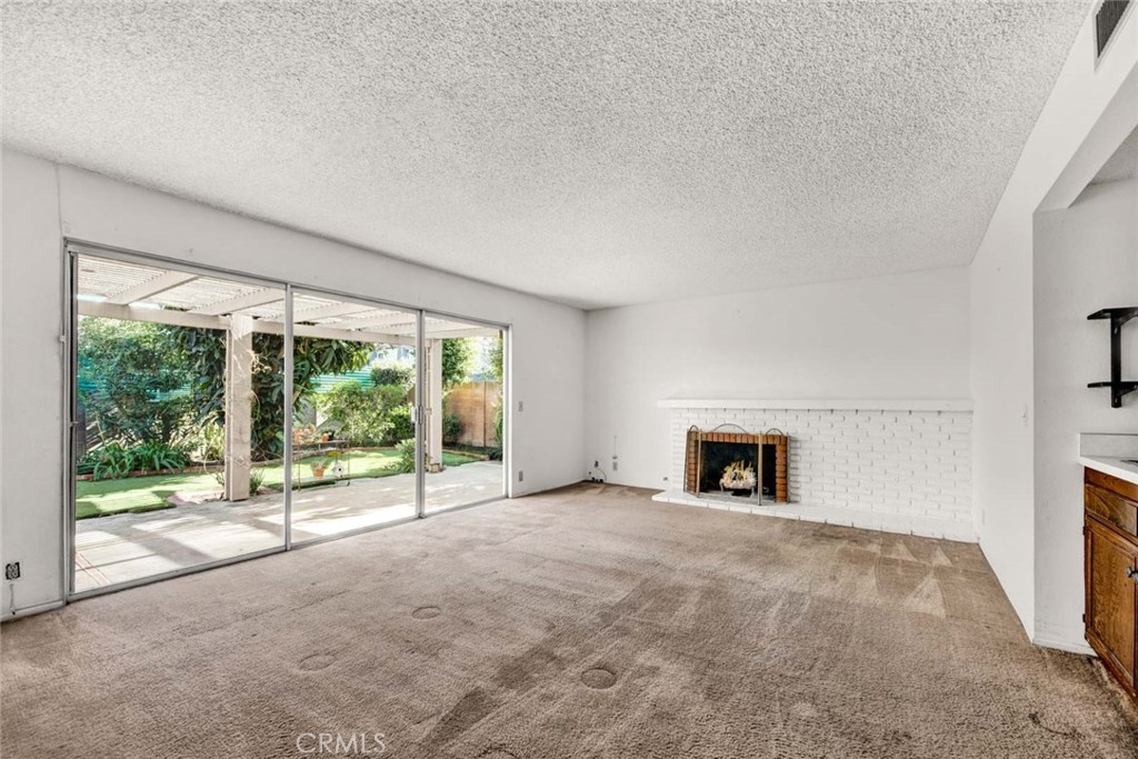 3121 S Sycamore Street