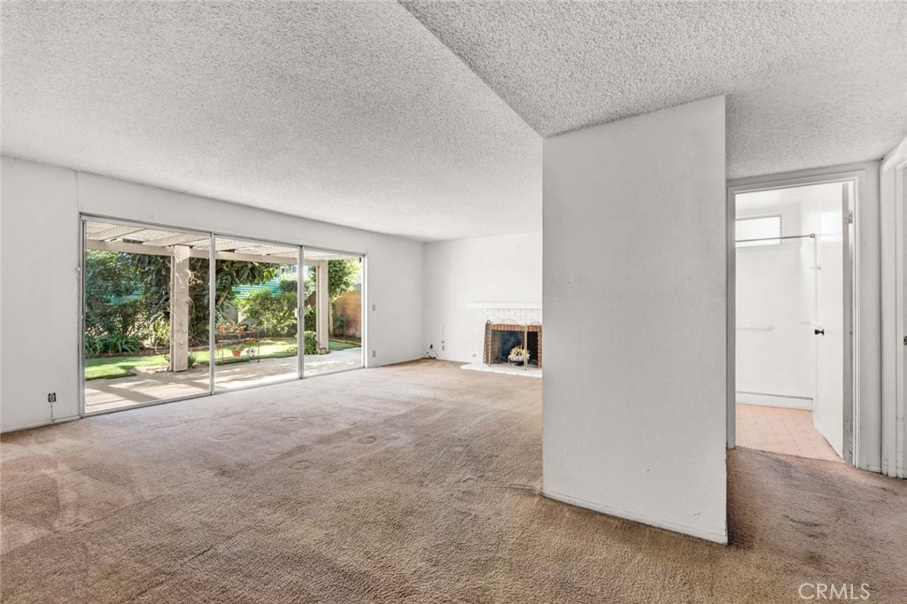 3121 S Sycamore Street