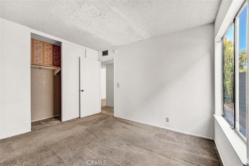 3121 S Sycamore Street