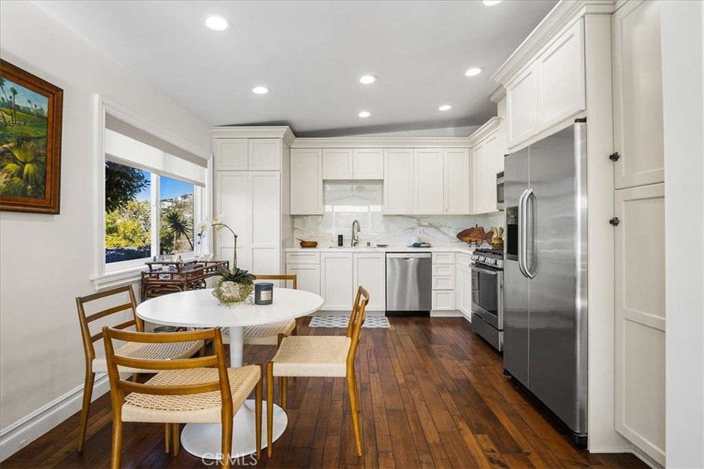 737 Griffith Way