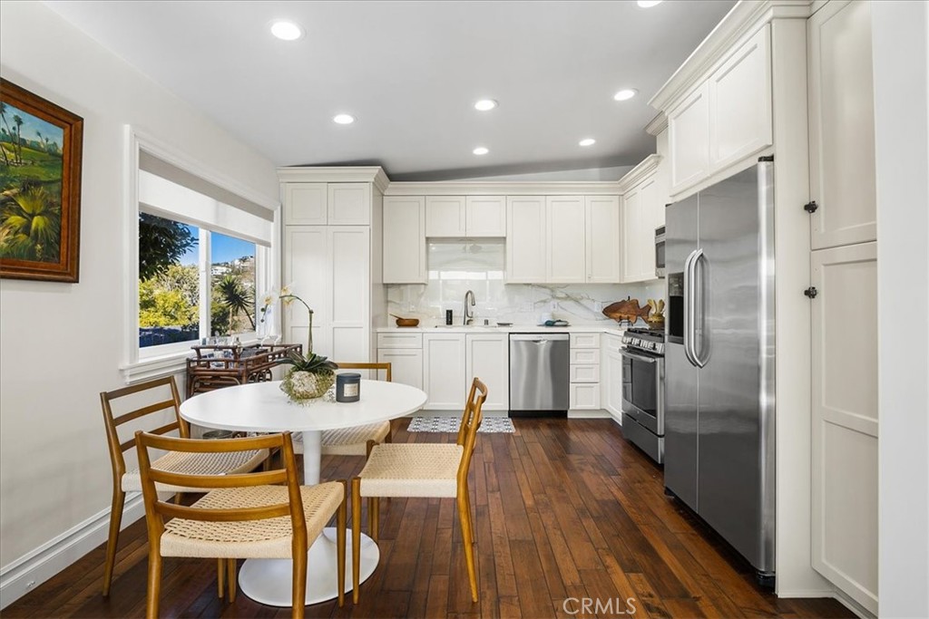 737 Griffith Way