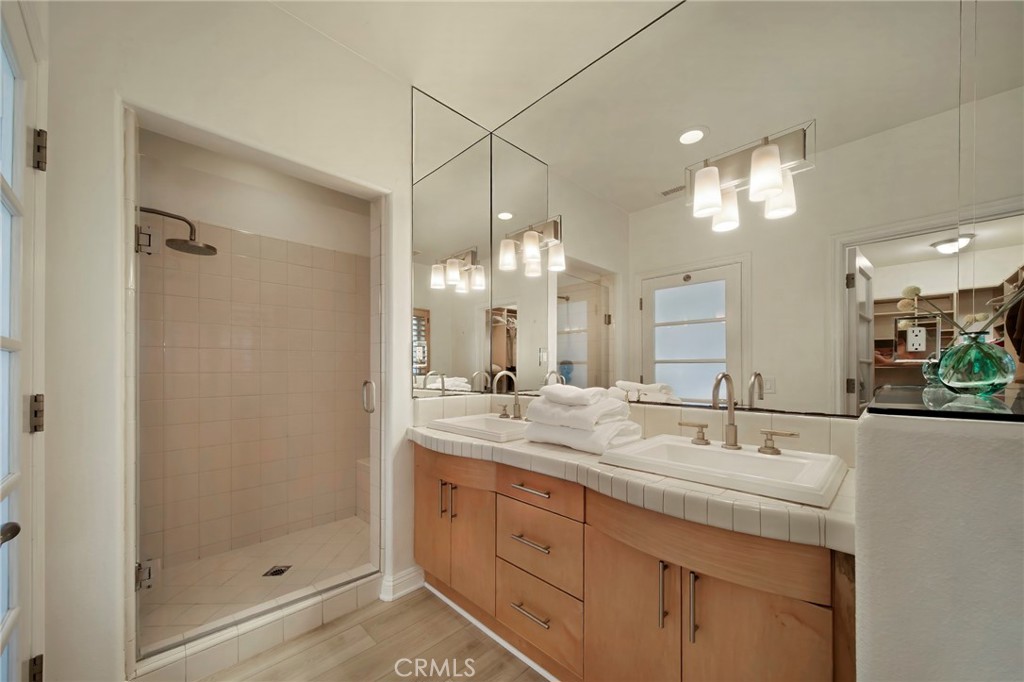 2741 Bungalow Place