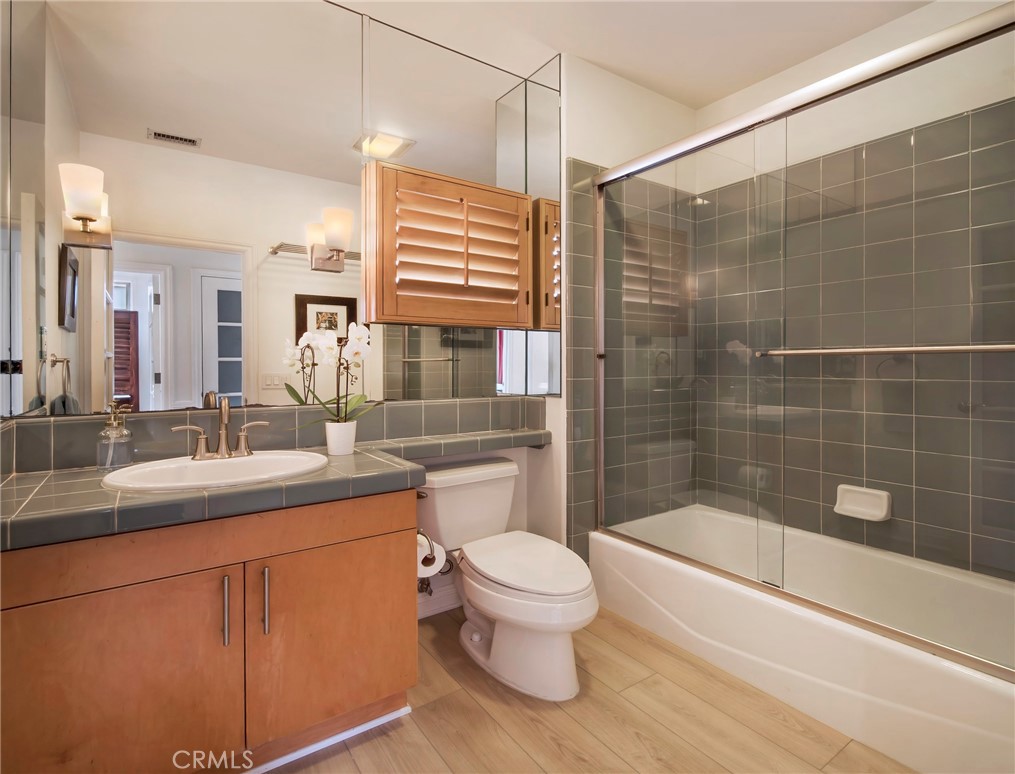 2741 Bungalow Place