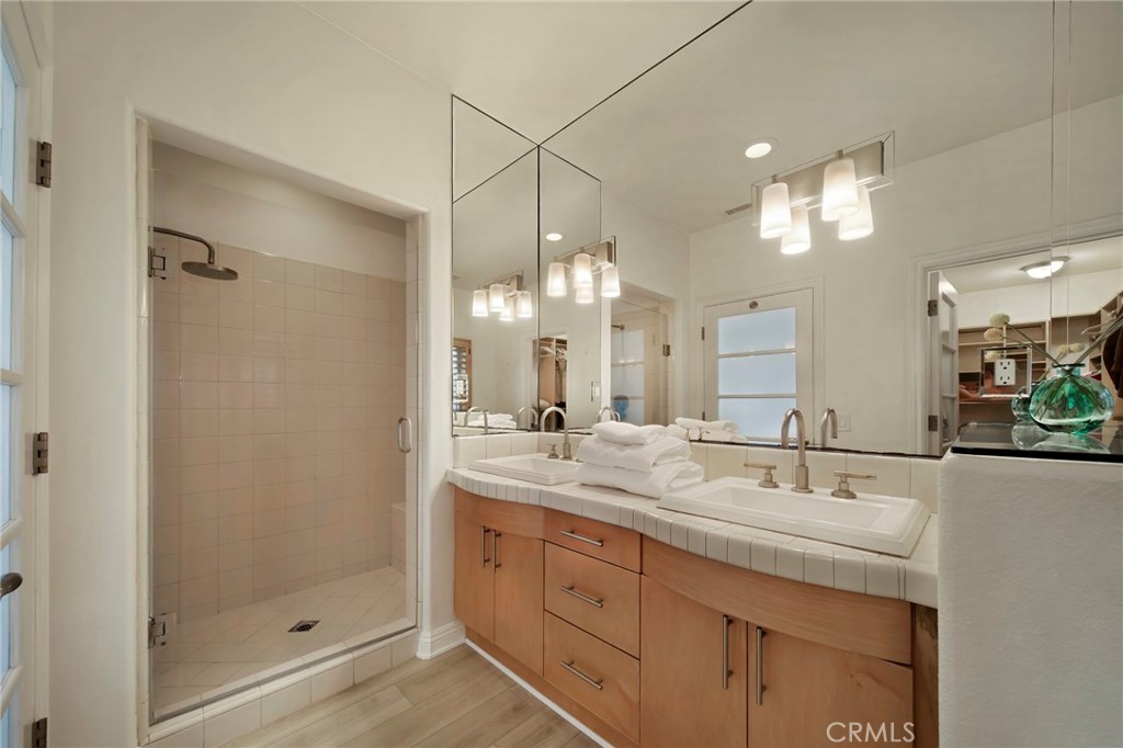 2741 Bungalow Place
