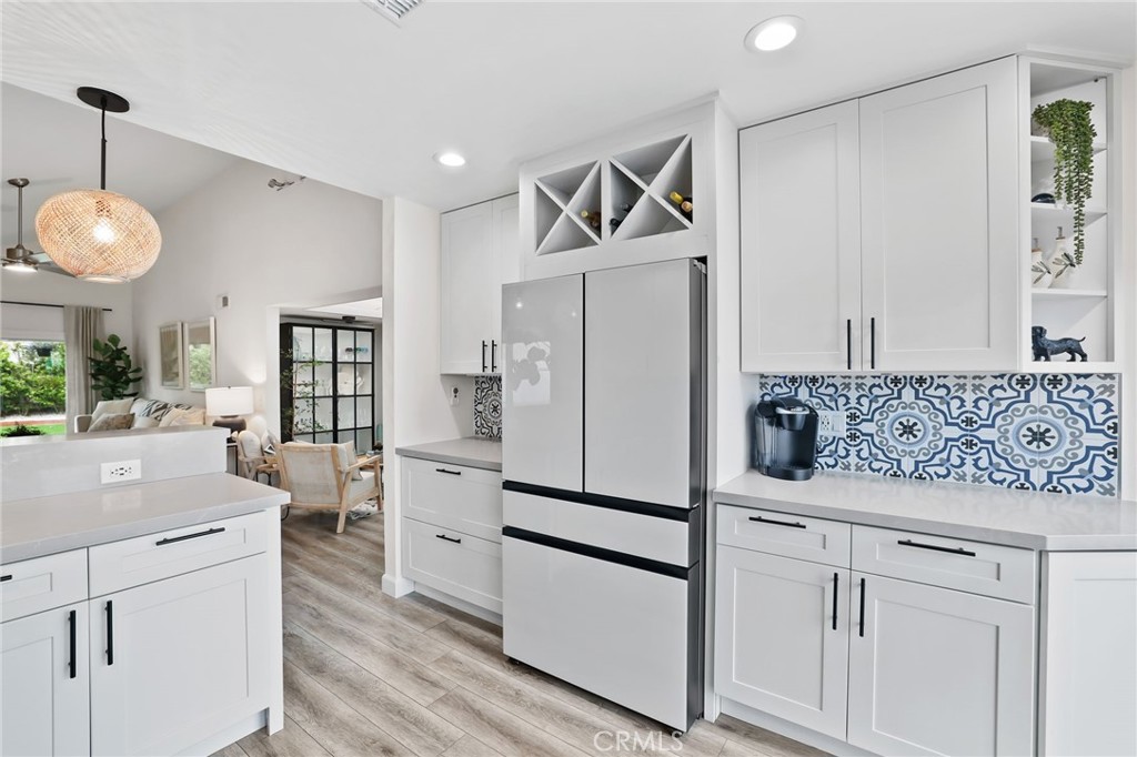 33586 Via Corvalian 23