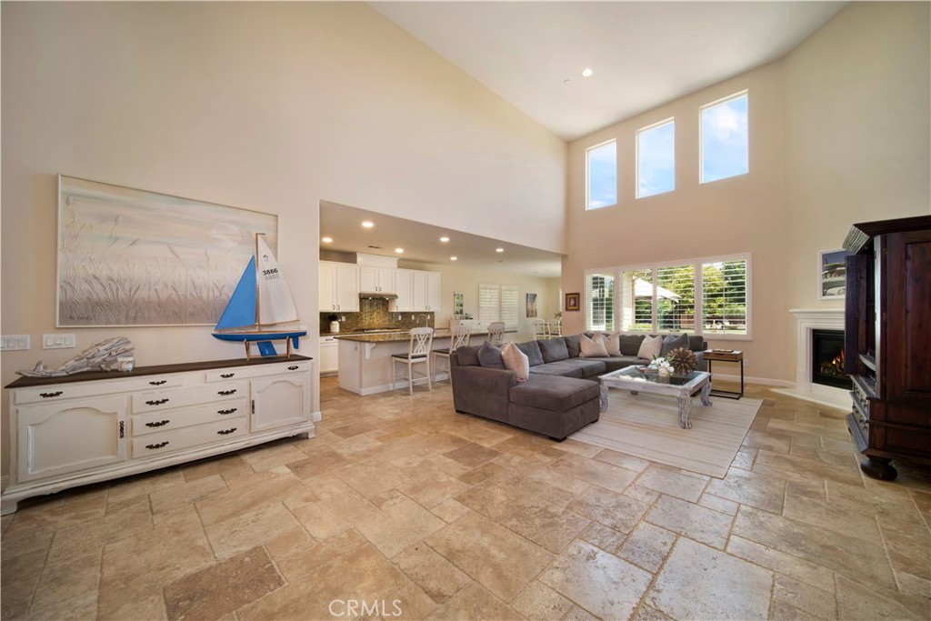 5572 Thoroughbred Street