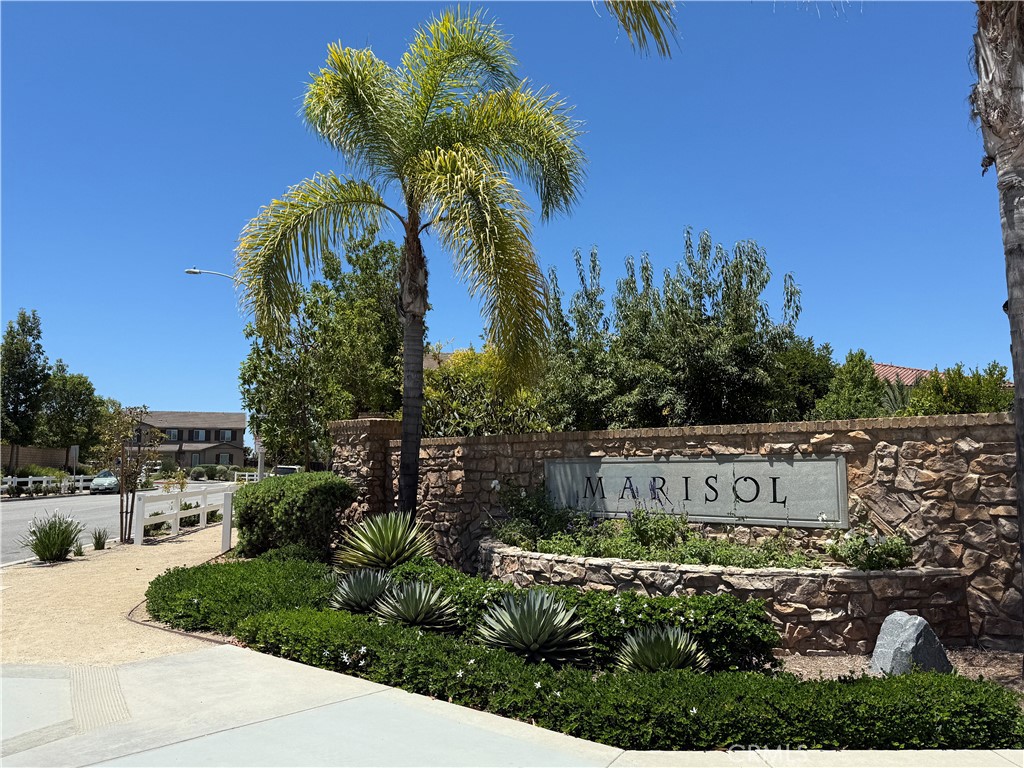 5572 Thoroughbred Street