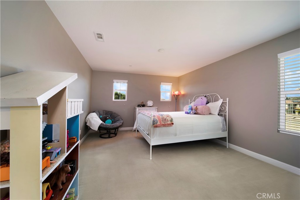 5572 Thoroughbred Street