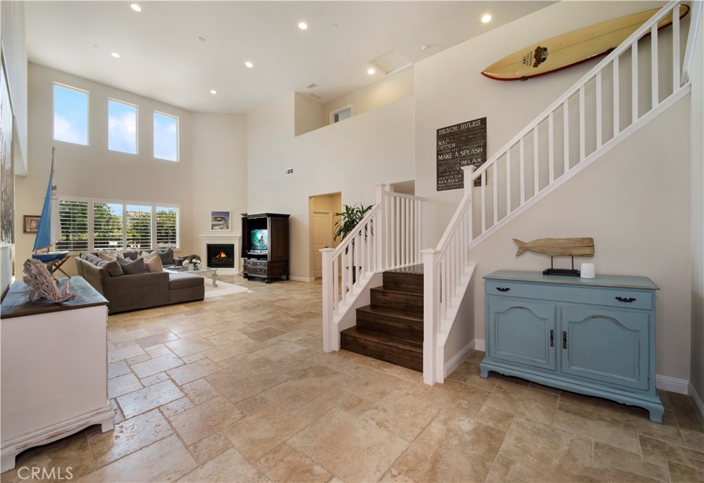 5572 Thoroughbred Street