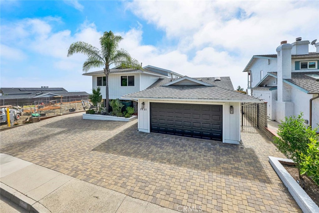 3921 Calle Real