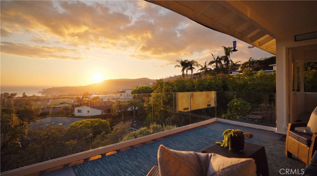 933 Coast View Drive