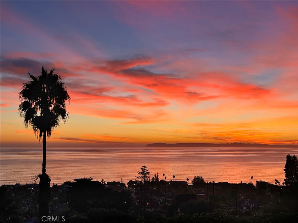 933 Coast View Drive