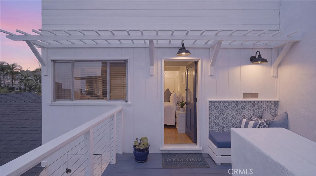 933 Coast View Drive