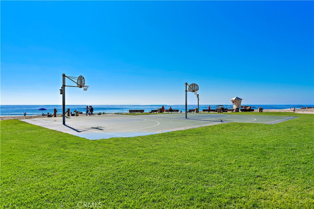 933 Coast View Drive
