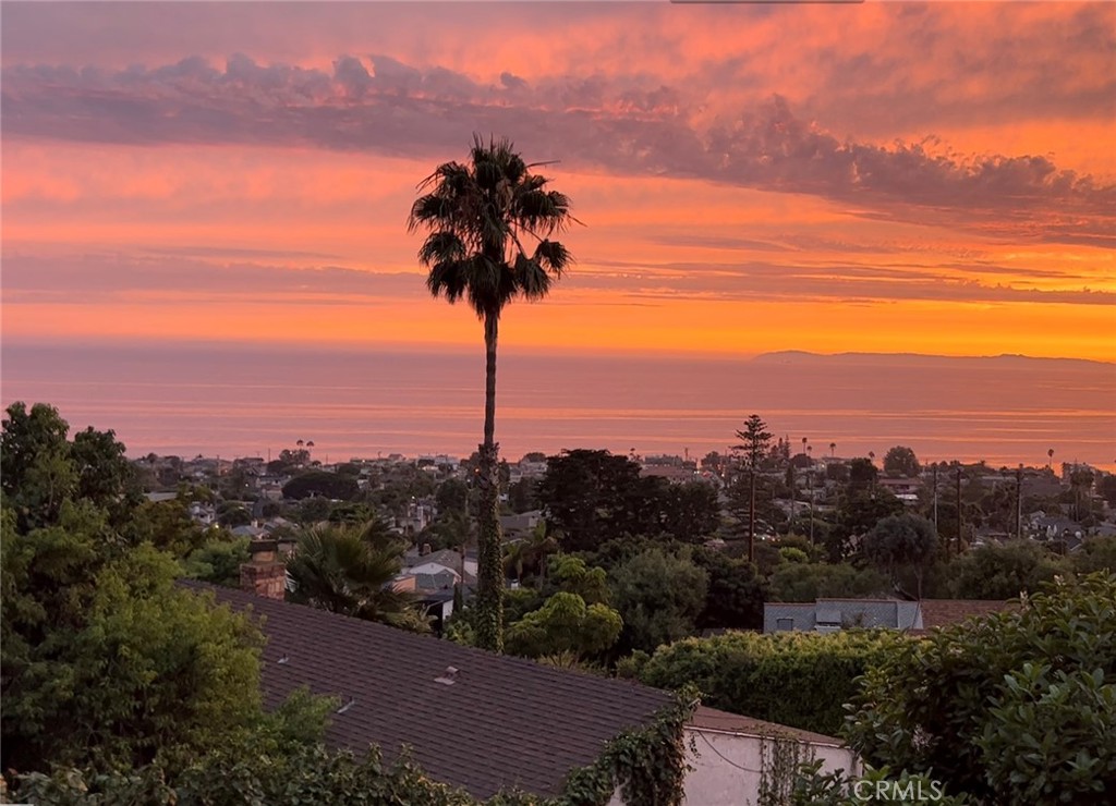 933 Coast View Drive