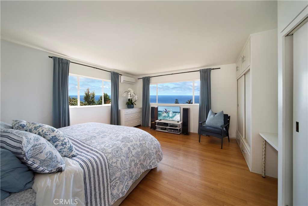 933 Coast View Drive