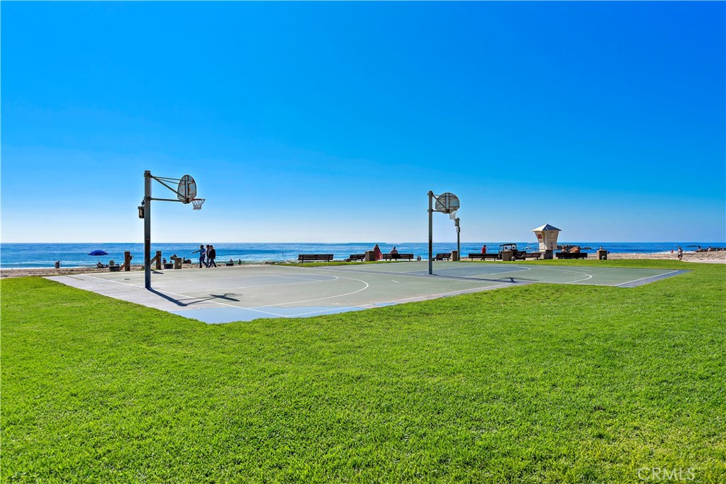 933 Coast View Drive