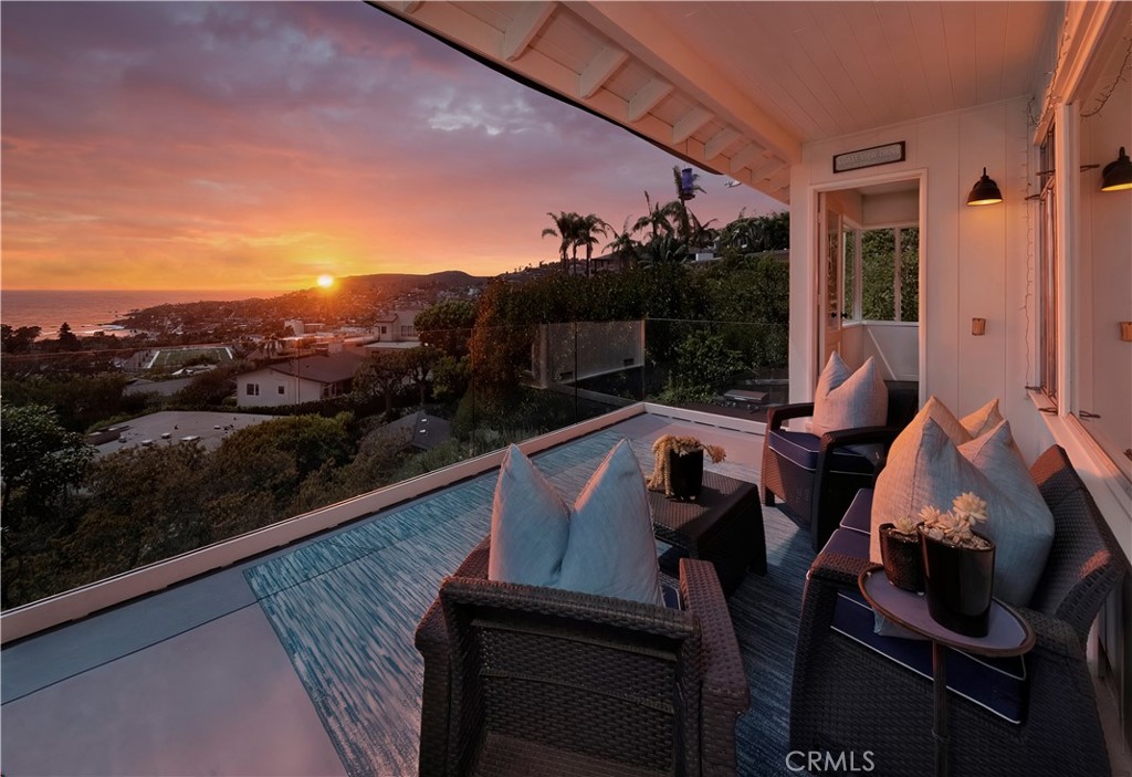 933 Coast View Drive
