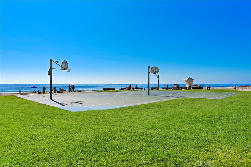 933 Coast View Drive