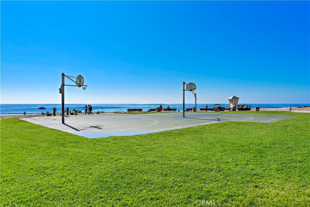 933 Coast View Drive