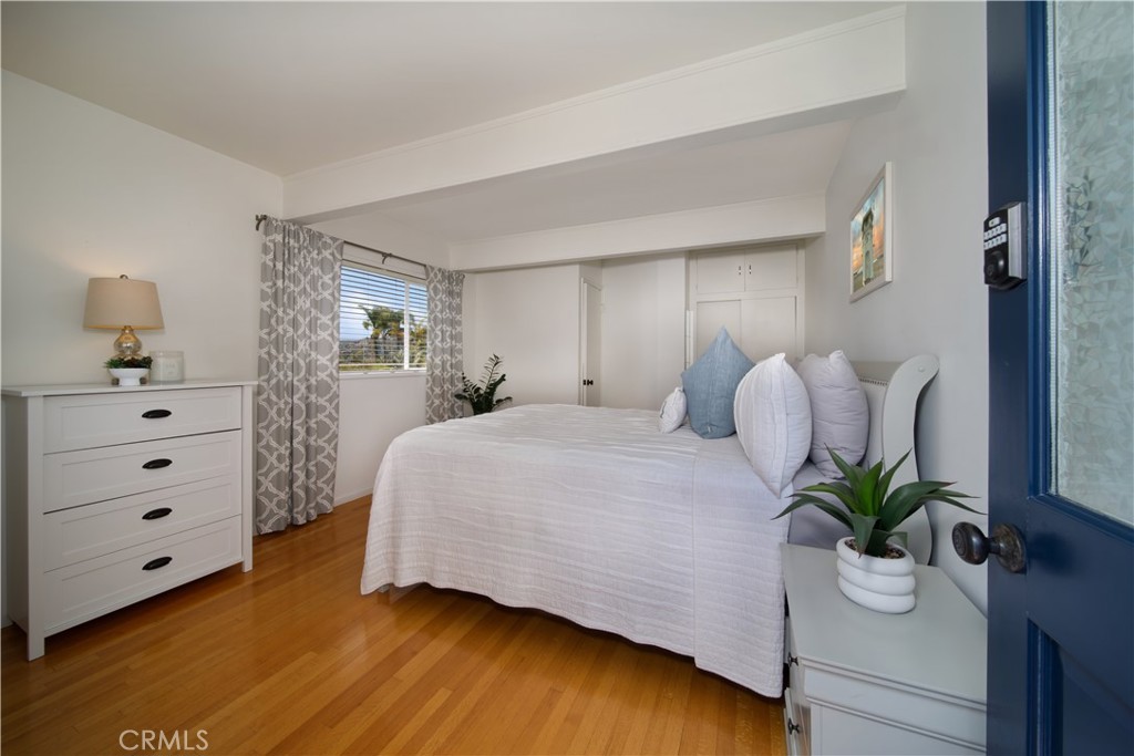 933 Coast View Drive