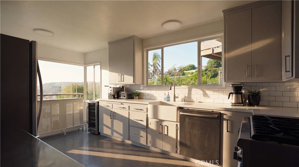 933 Coast View Drive