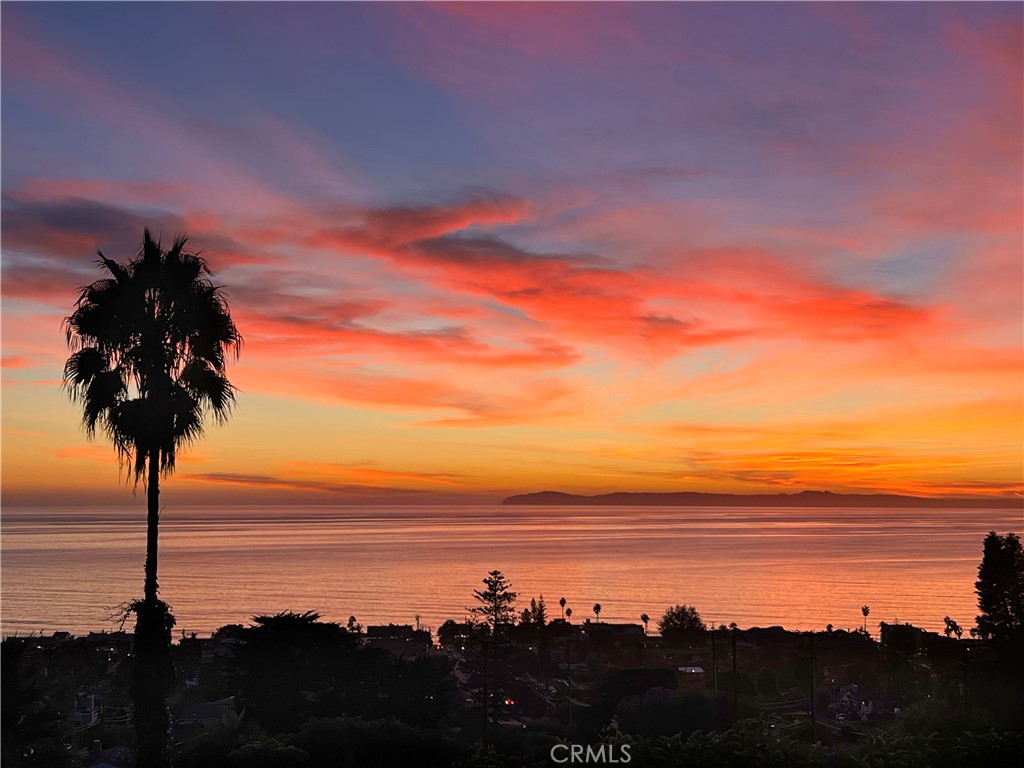 933 Coast View Drive