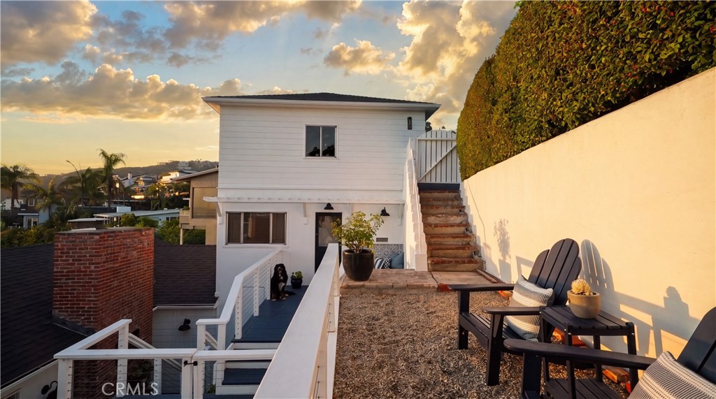 933 Coast View Drive