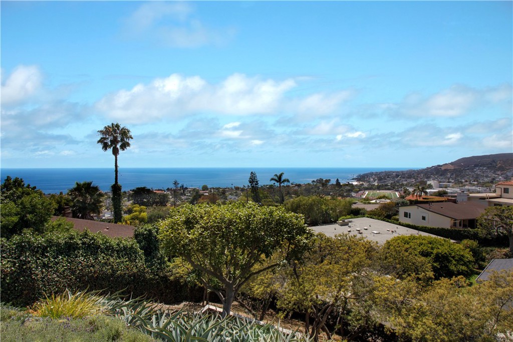 933 Coast View Drive