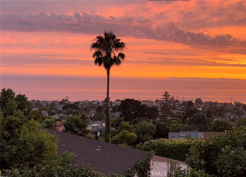 933 Coast View Drive