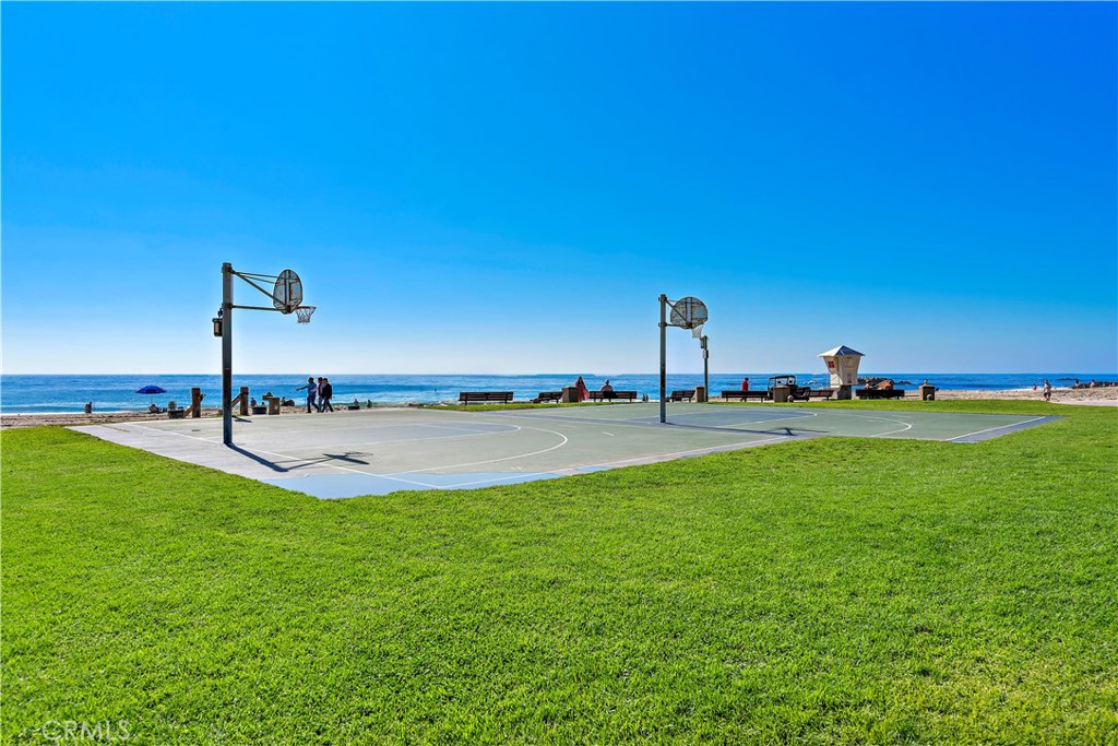933 Coast View Drive