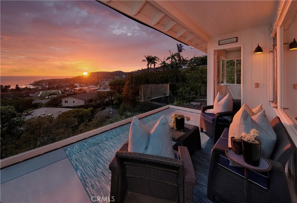 933 Coast View Drive
