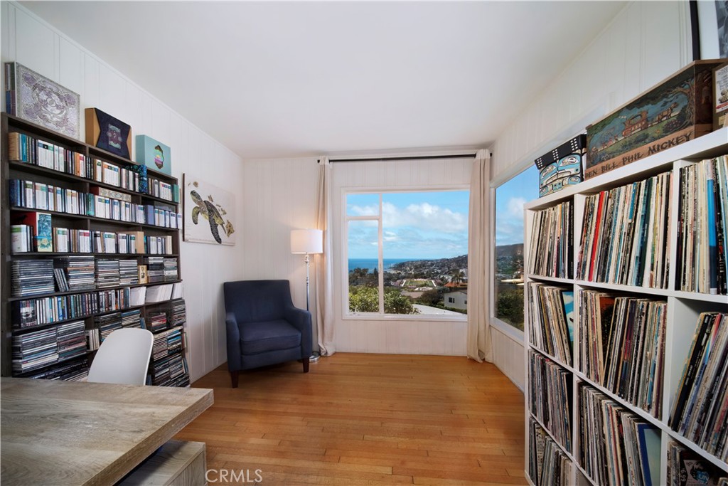 933 Coast View Drive