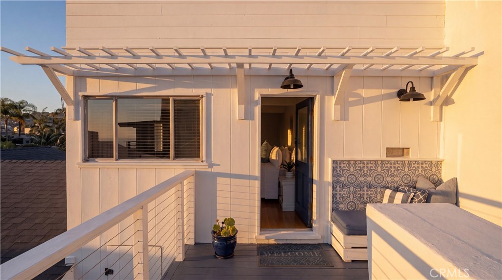 933 Coast View Drive