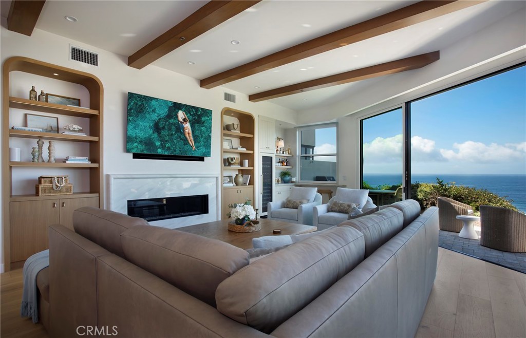 33981 Nauticus Isle