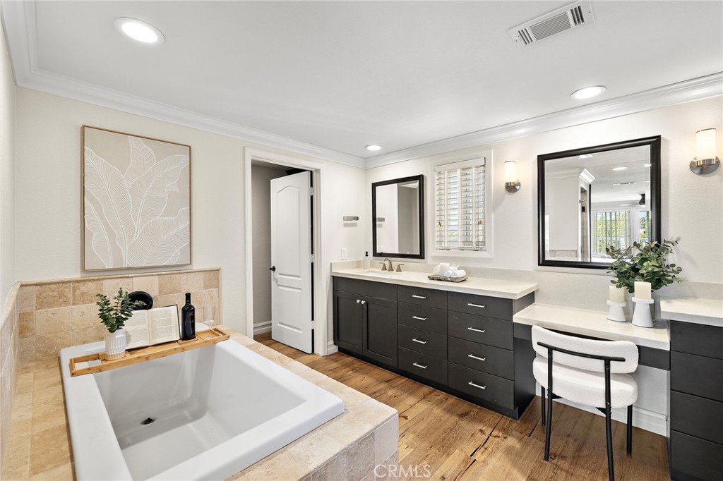 34279 Amber Lantern Street 11