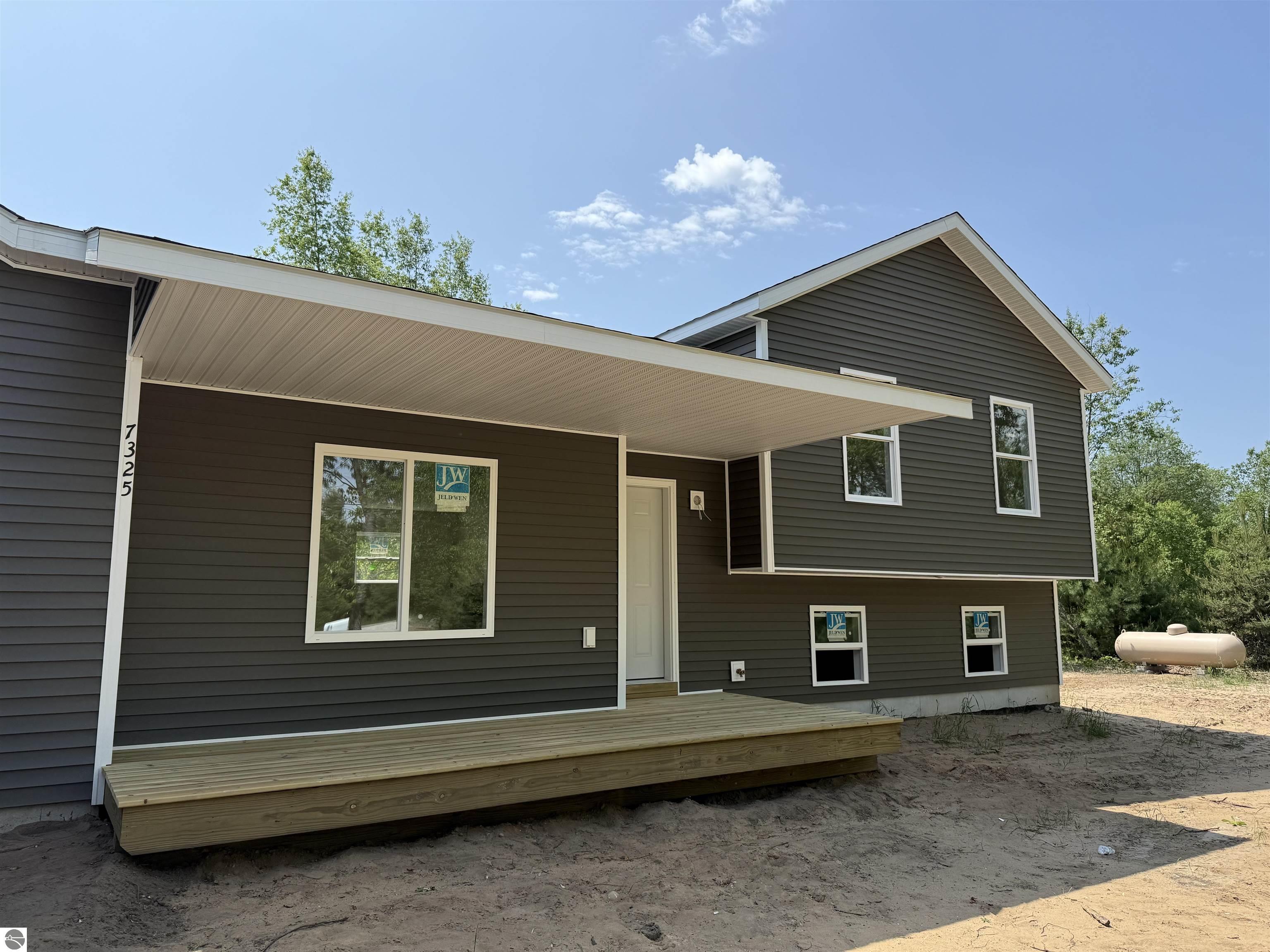 7325 Pineridge Trail