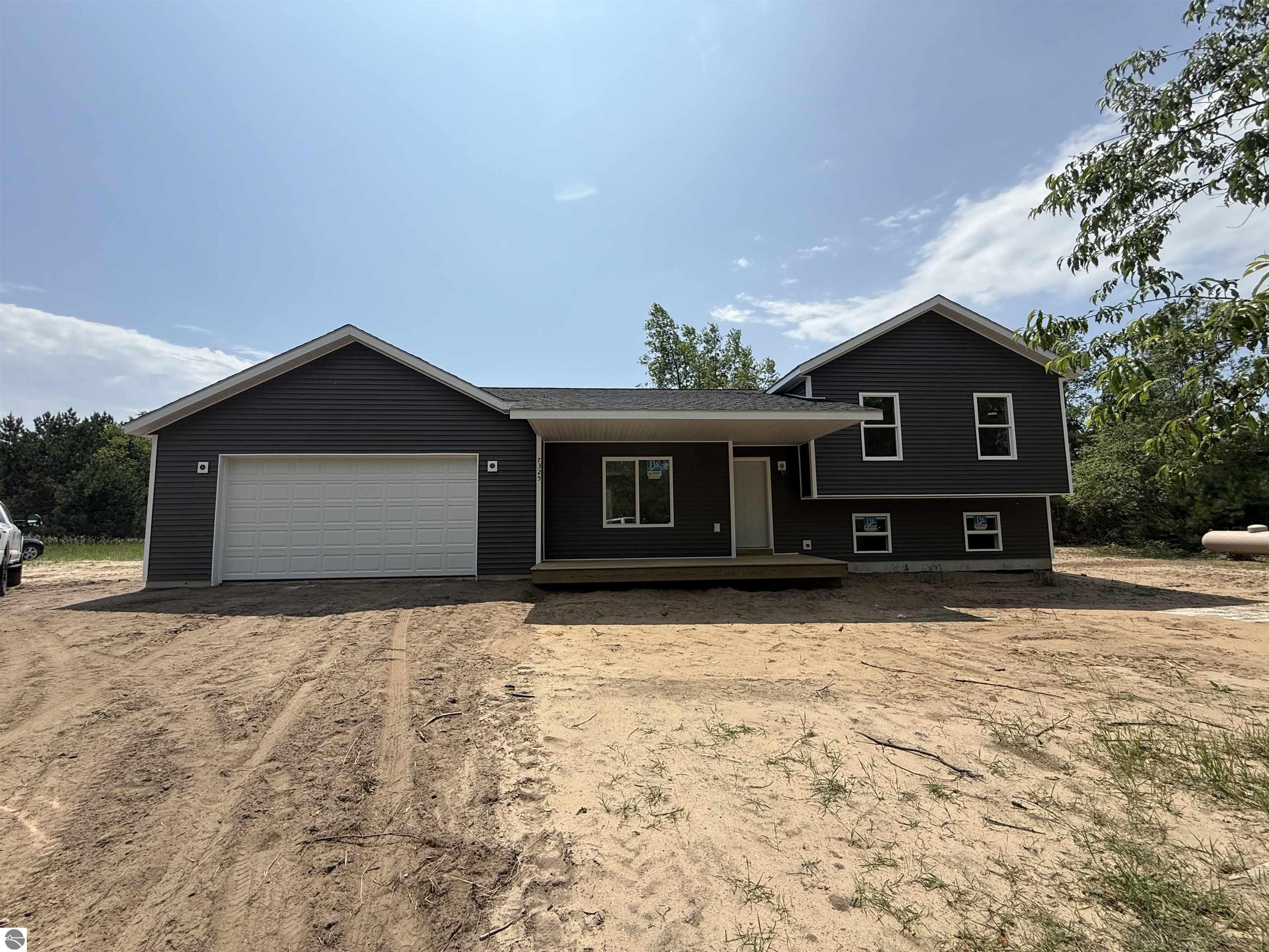 7325 Pineridge Trail