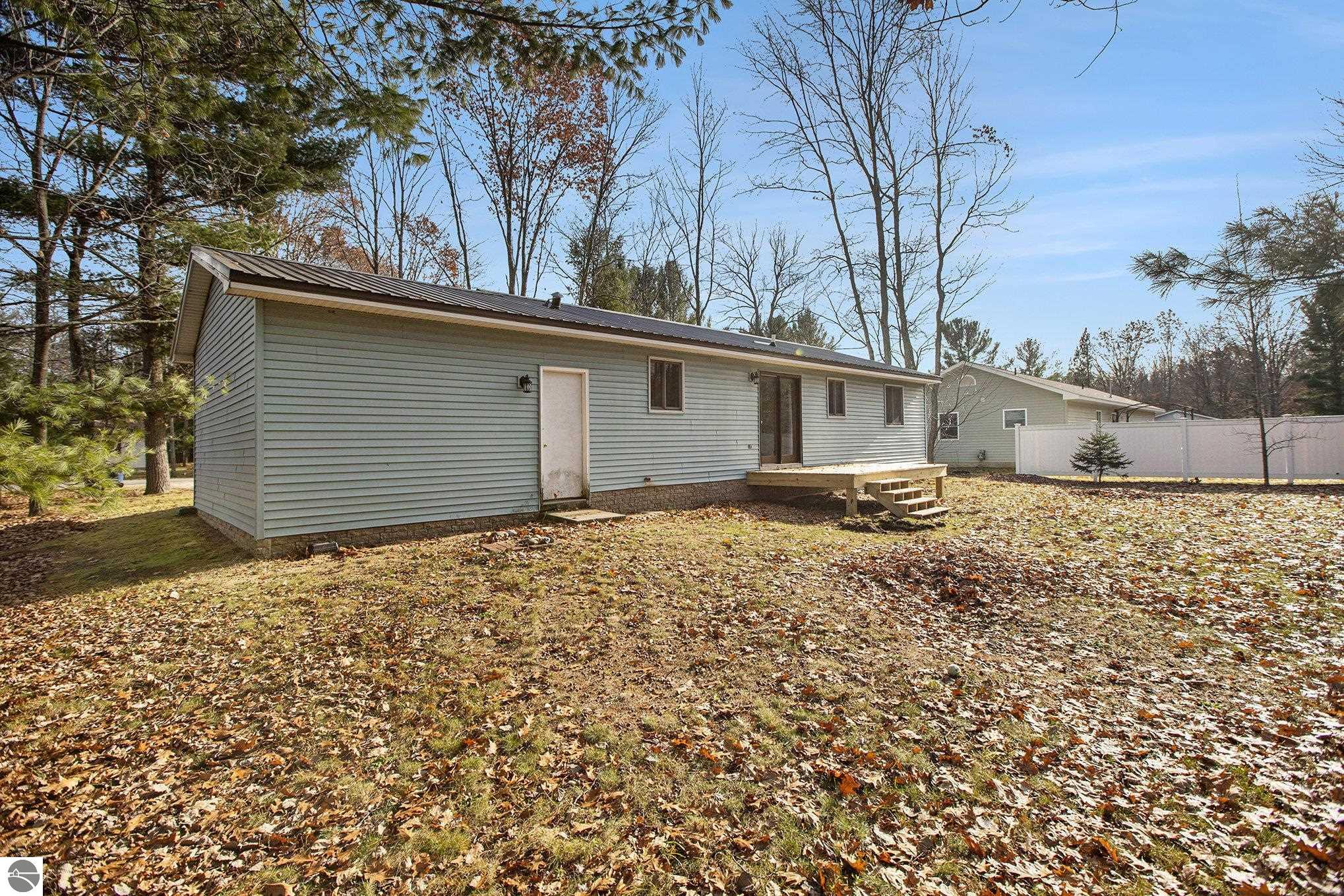 1539 NE Katinka Drive