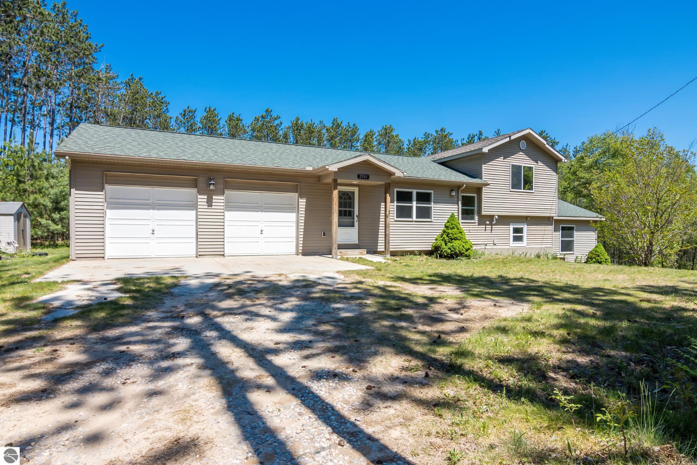 2901 Woodqueen Trail