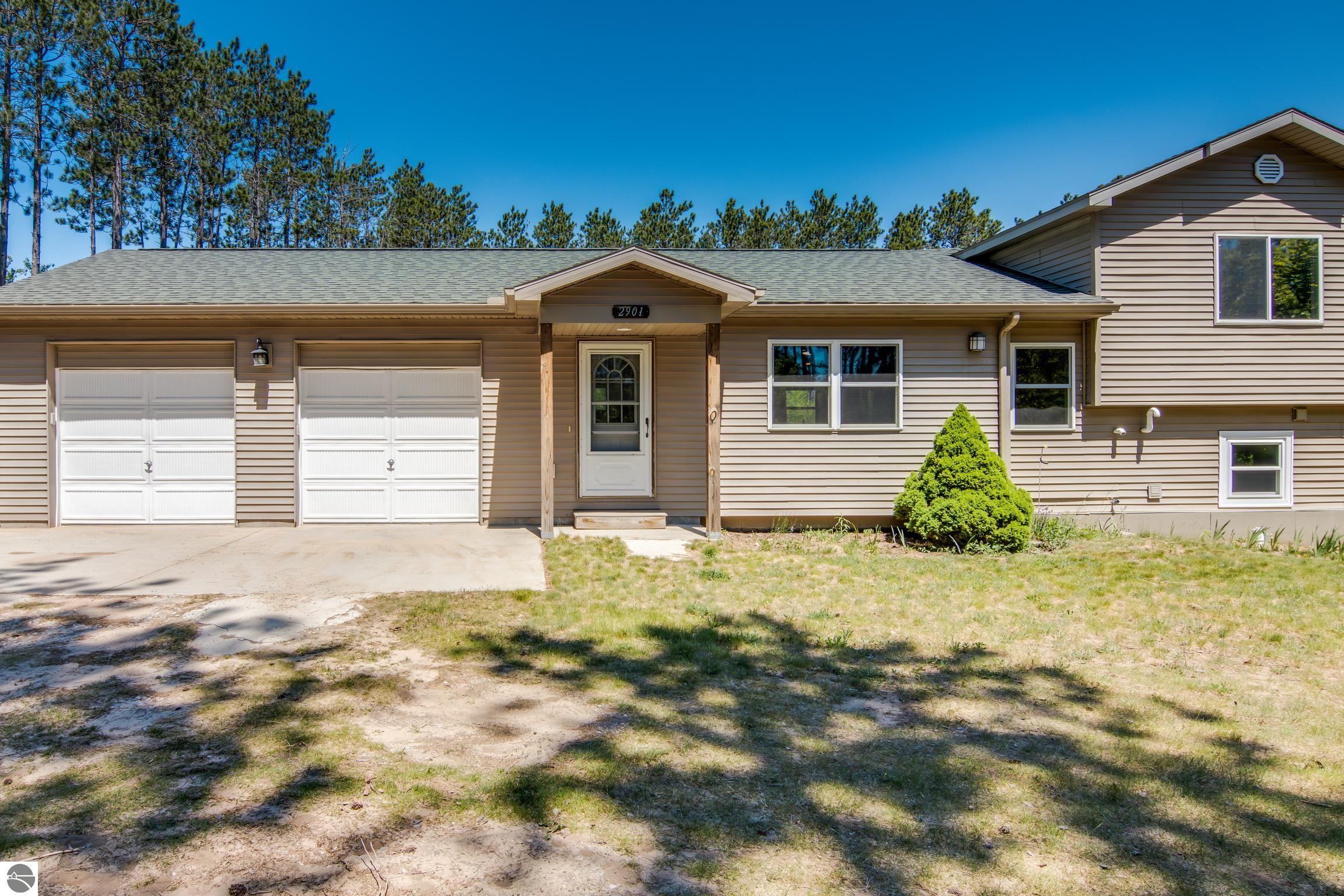2901 Woodqueen Trail