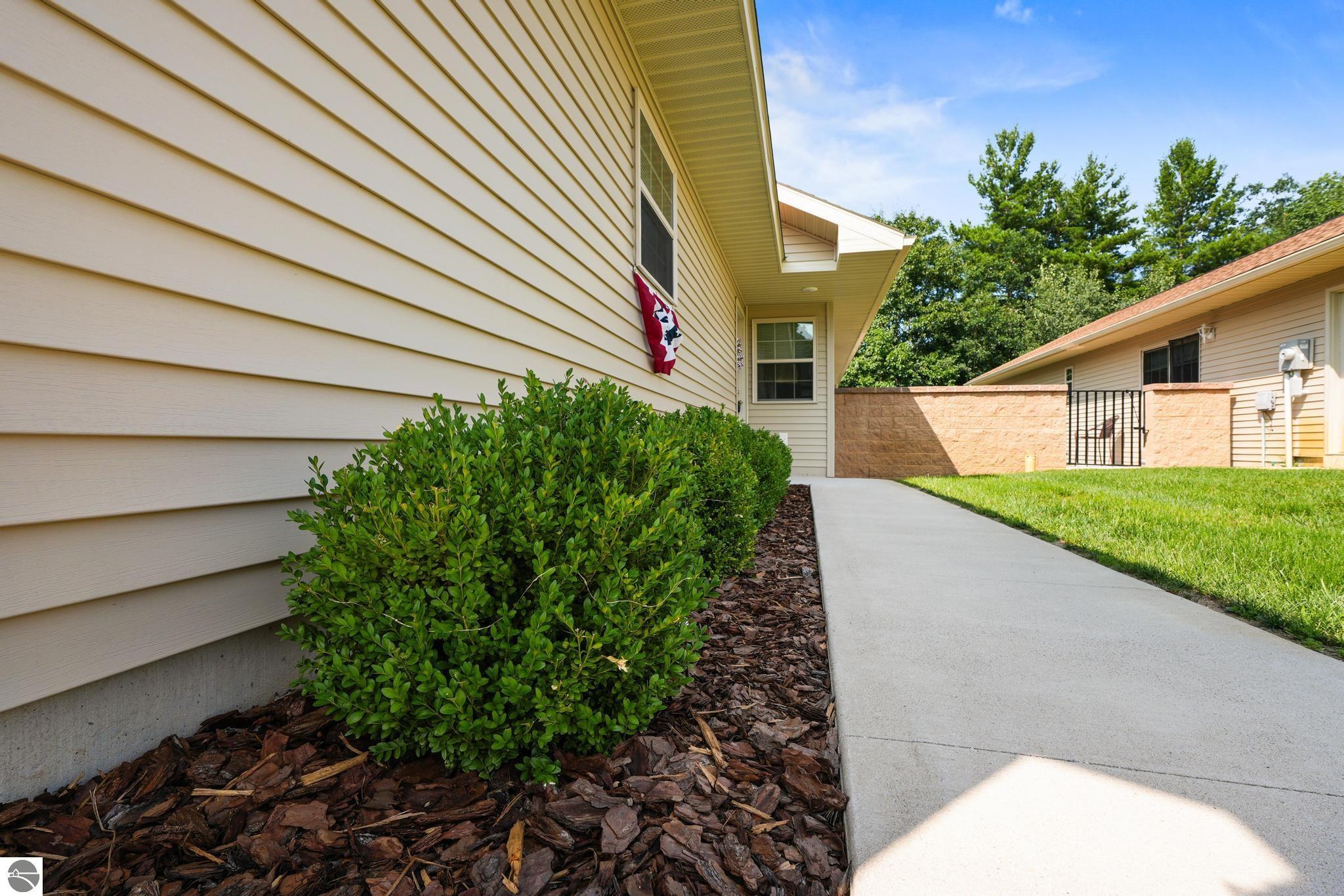 9842 Deer Track Court