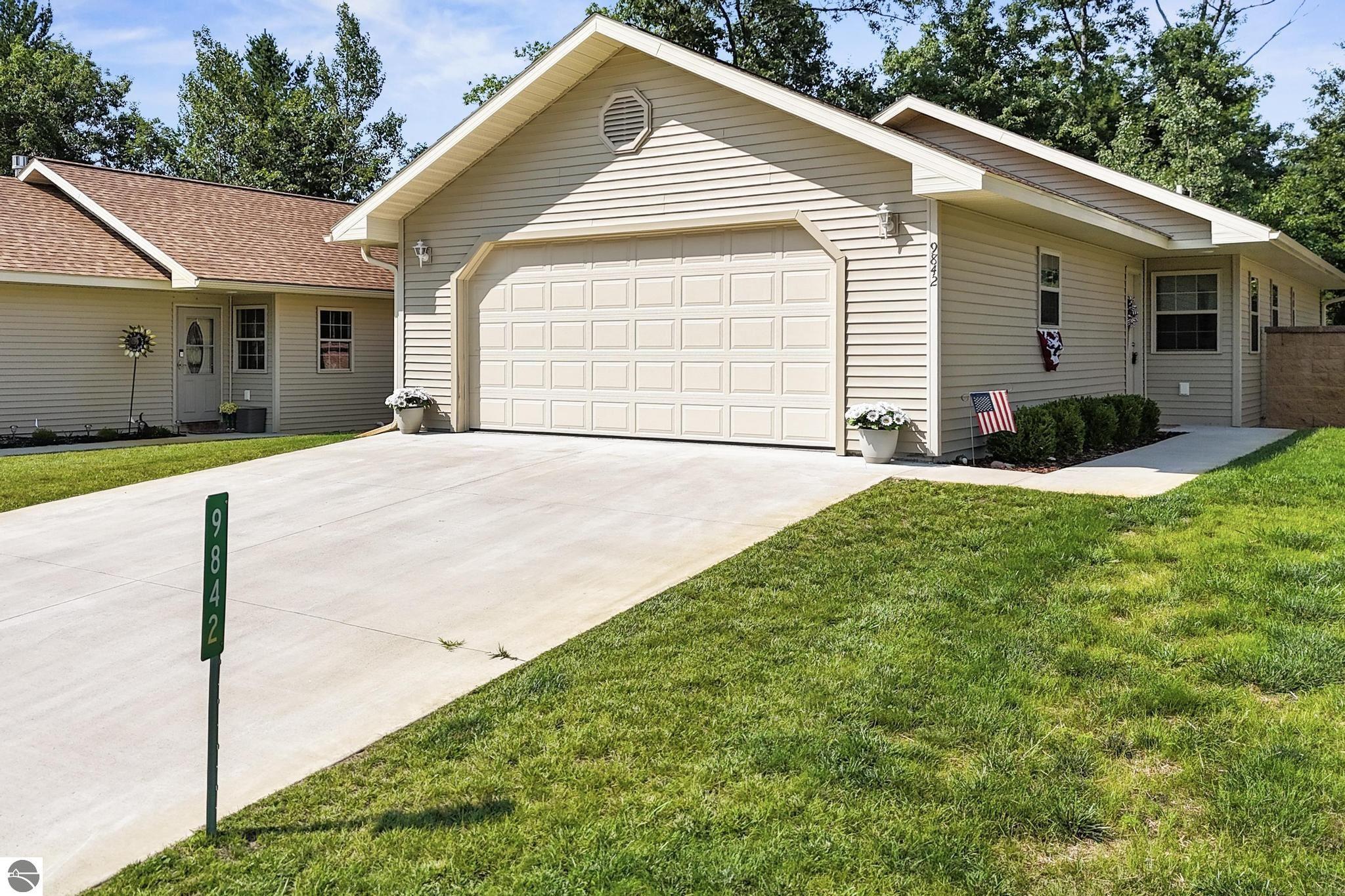 9842 Deer Track Court
