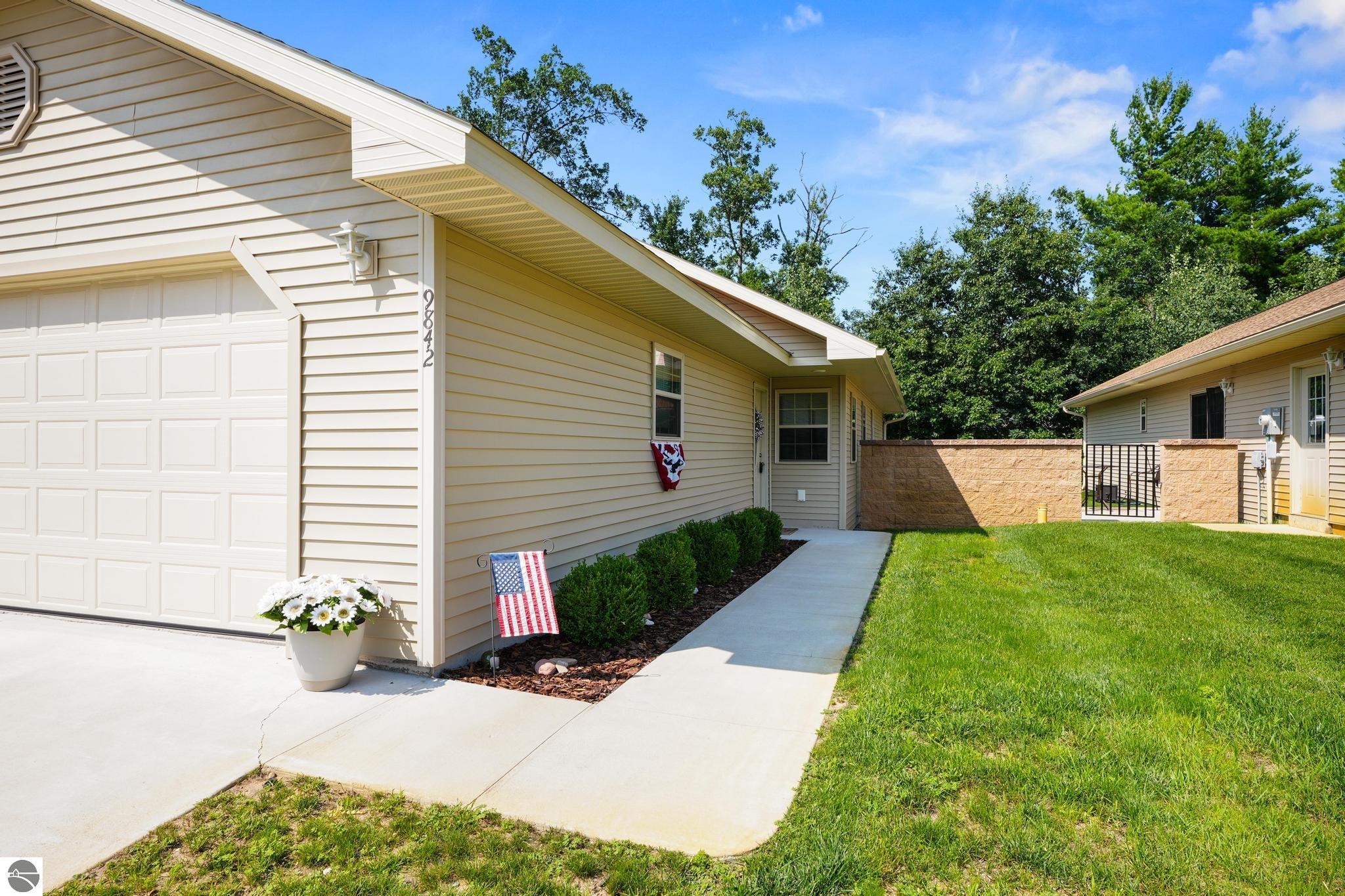 9842 Deer Track Court