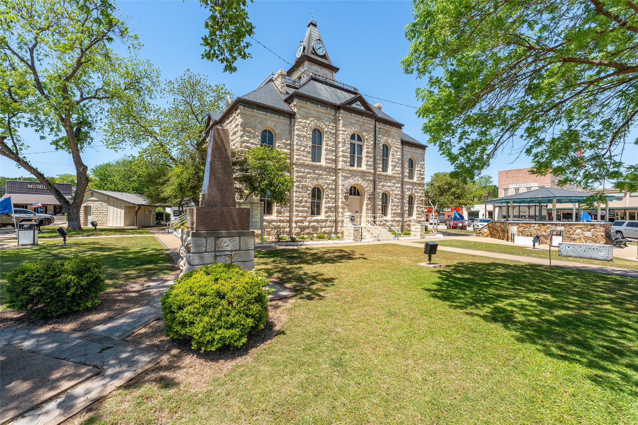 1012 Cedar Hill Drive