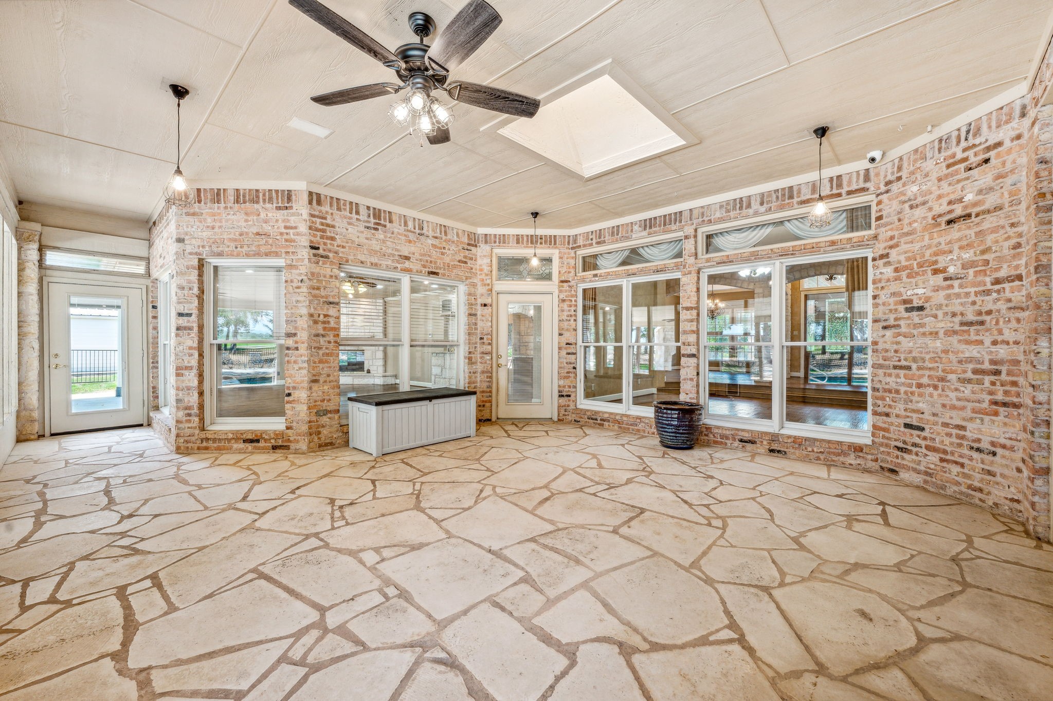 3200 Neri Road